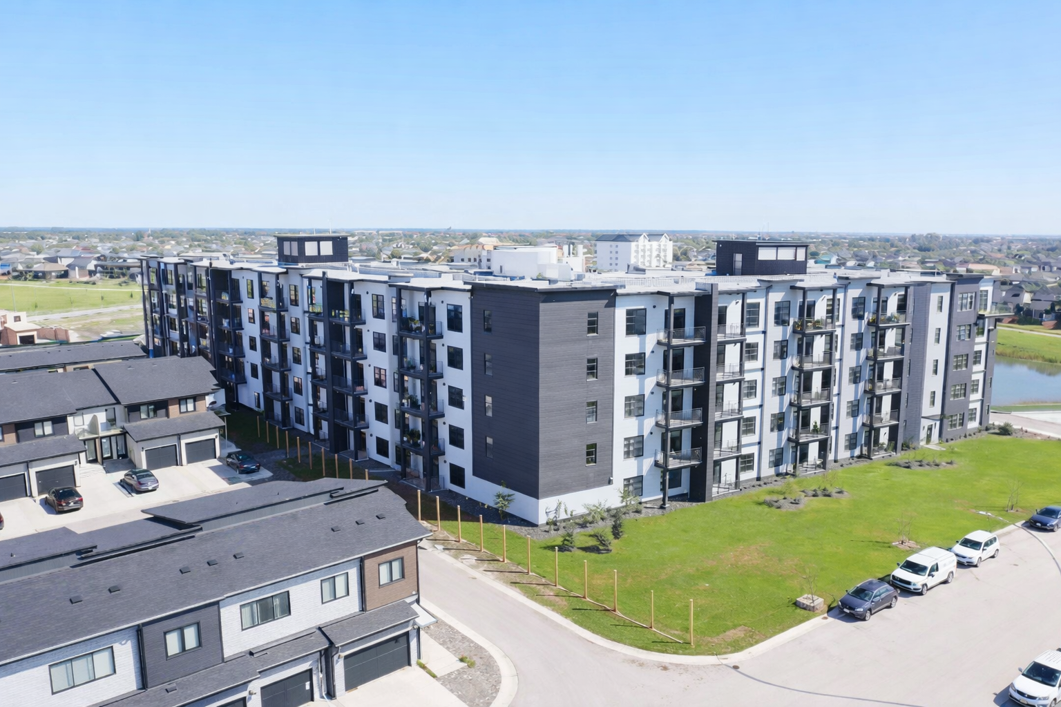 Bonavista On The Lake luxury apartment building exterior